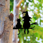Silhouette sorcière et chat au jardin – vue 4