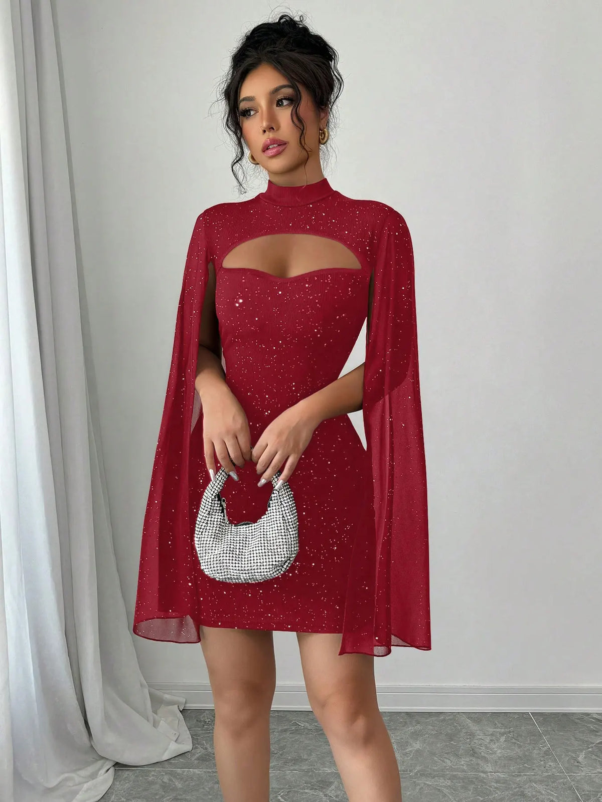 La Robe Cape à Paillettes
