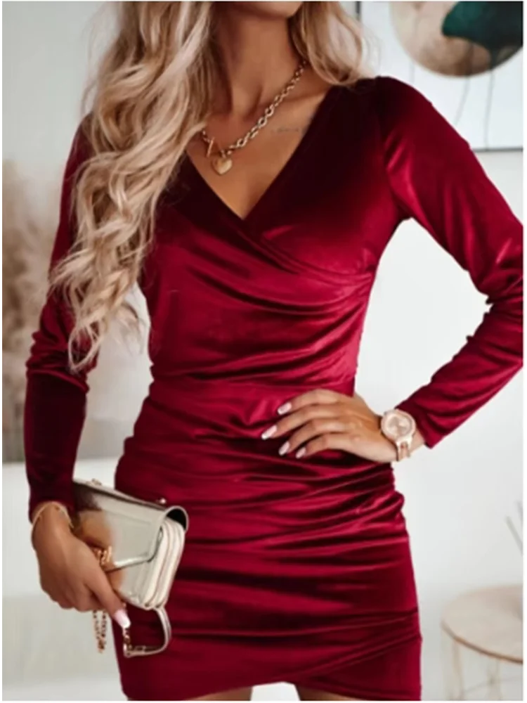 La Robe Drapée en Velours