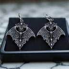 Les Ailes de Minuit : boucles d'oreilles chauve-souris argentées