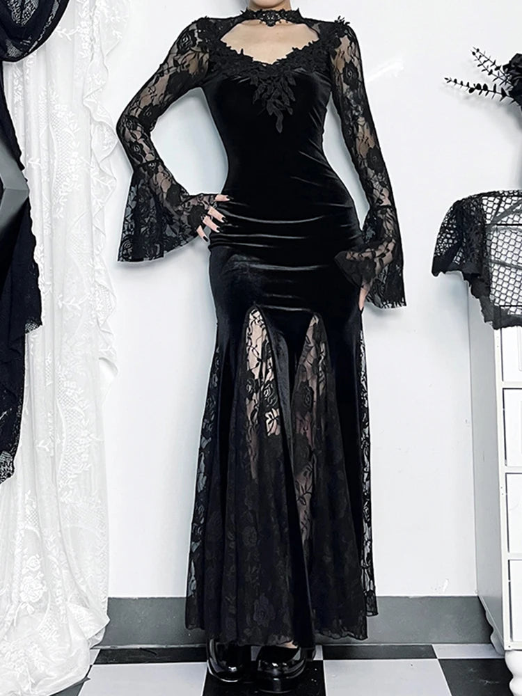 Robe gothique, manches en dentelle