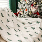 Le Plaid Blanc aux Petits Sapins