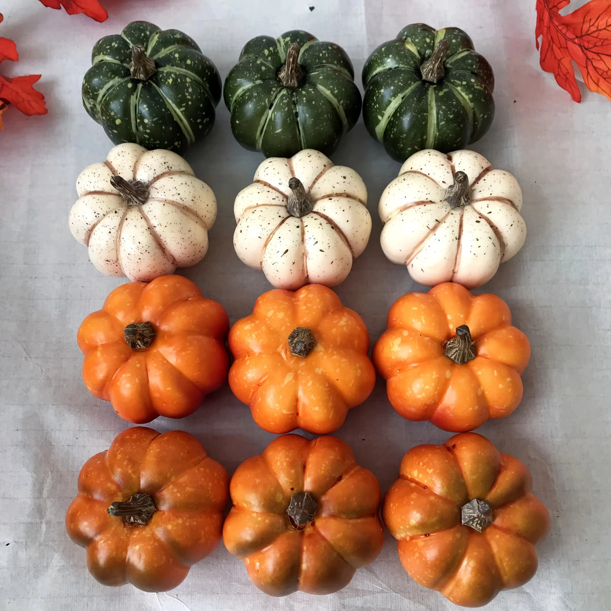 Neuf citrouilles décoratives