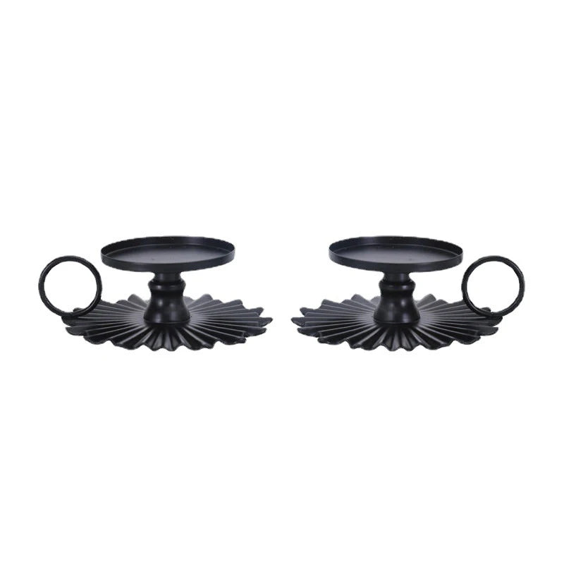 Bougeoirs en fer noir