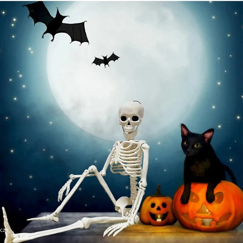Squelette posé sous la lune