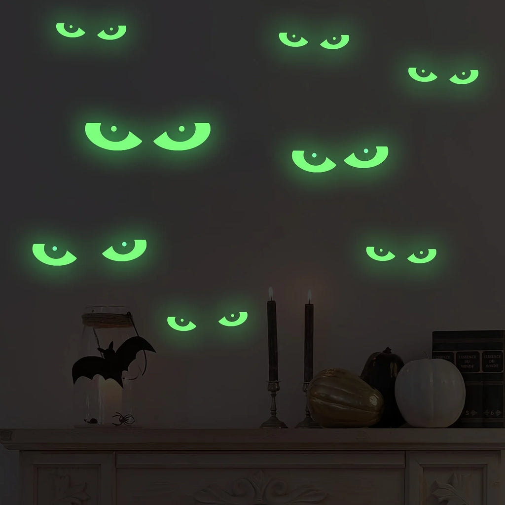 Yeux phosphorescents dans le noir