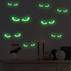 Yeux phosphorescents dans le noir