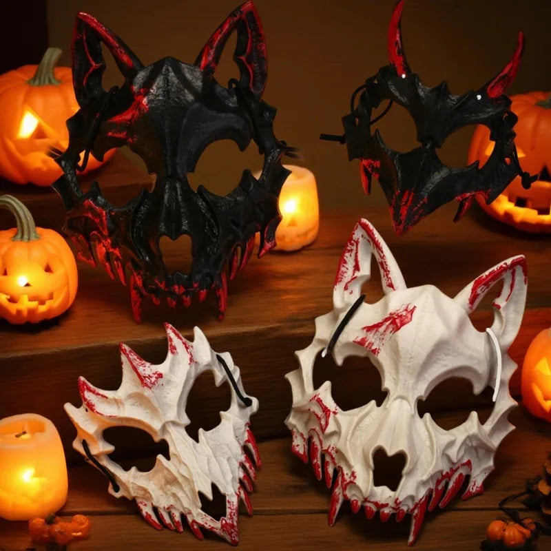 Masques de démon en décor d'Halloween
