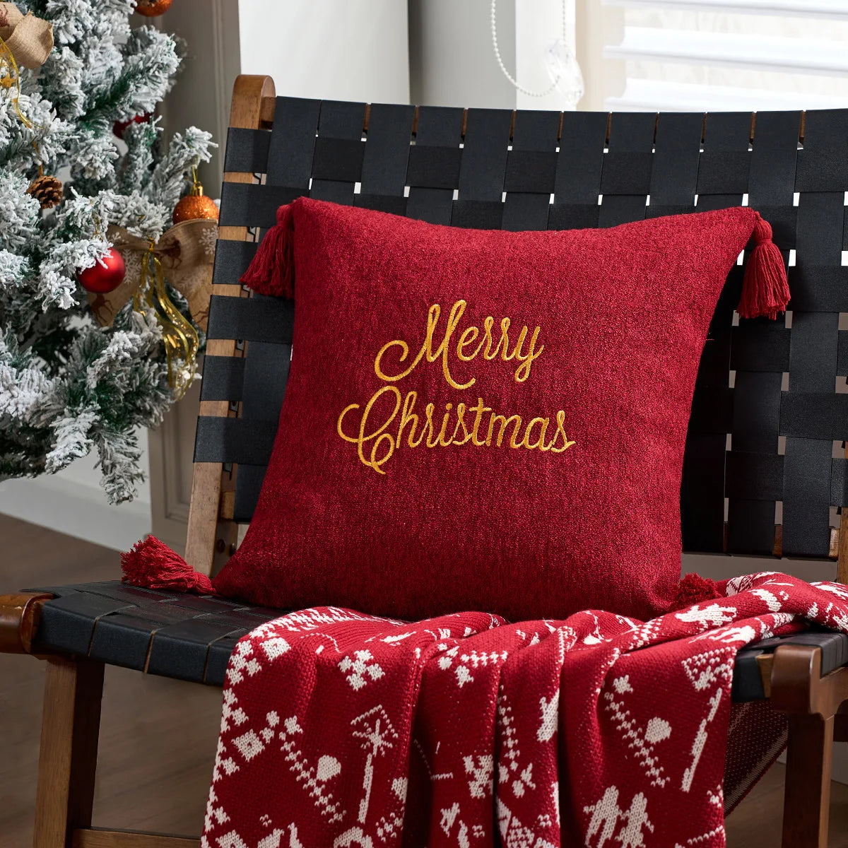 La Housse de Coussin Brodée de Noël