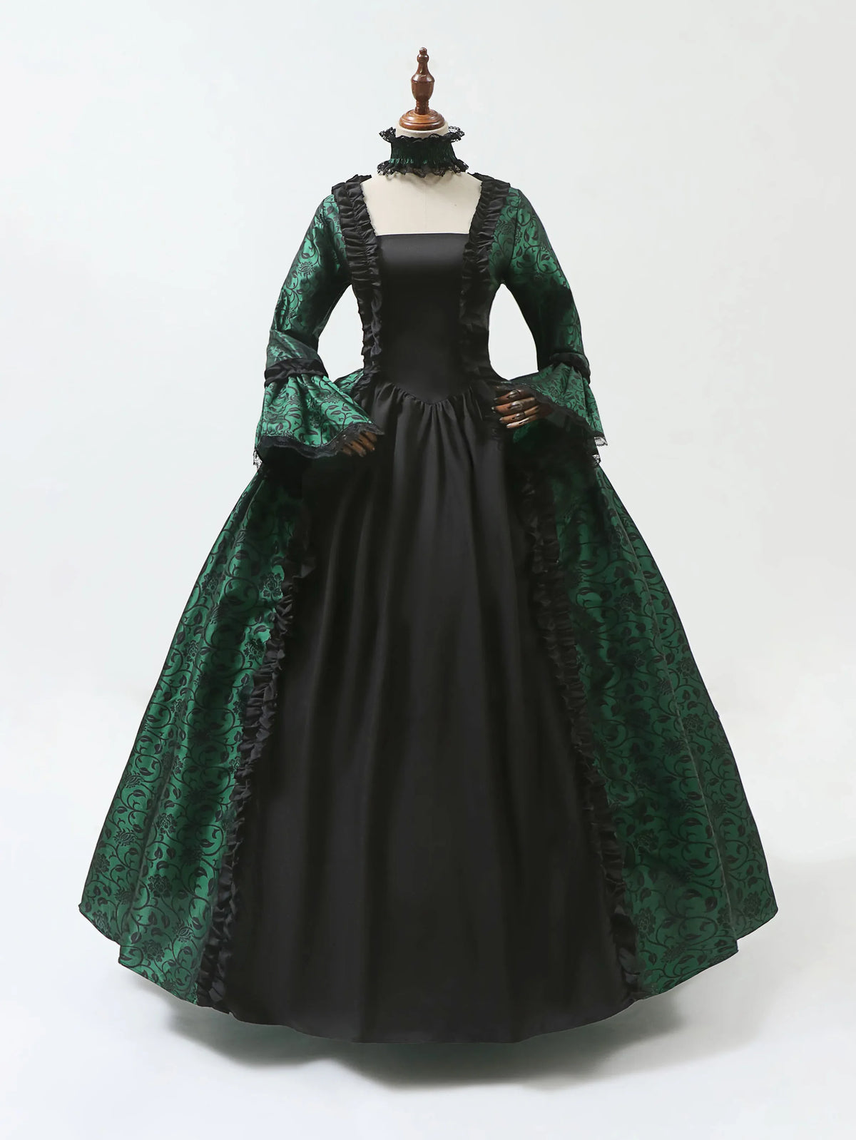 La Robe de la Dame du Manoir, brocart vert