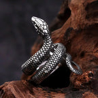 Bague serpent sur bois