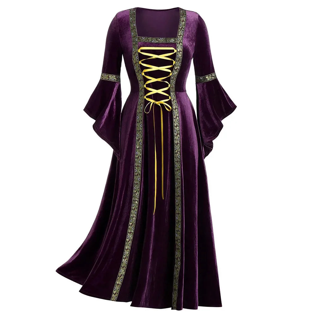 La Châtelaine Maudite, robe en velours violet