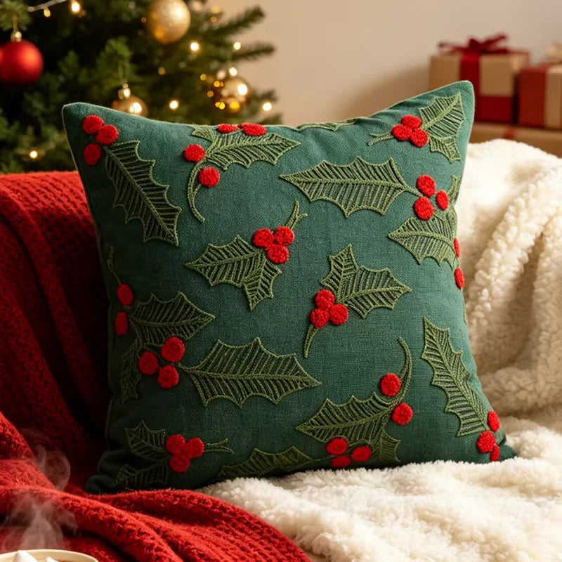 Housse de coussin de Noël verte brodée de houx et baies rouges