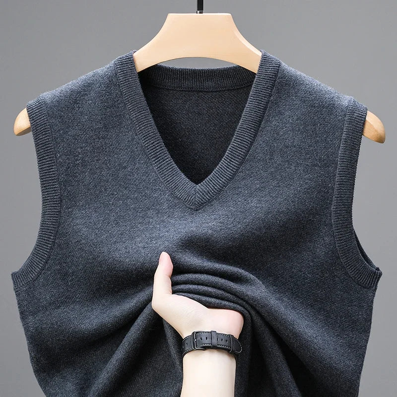 Le Pull Sans Manches Col V pour Homme