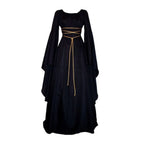 La Dame des Corbeaux : robe médiévale gothique noire à manches évasées