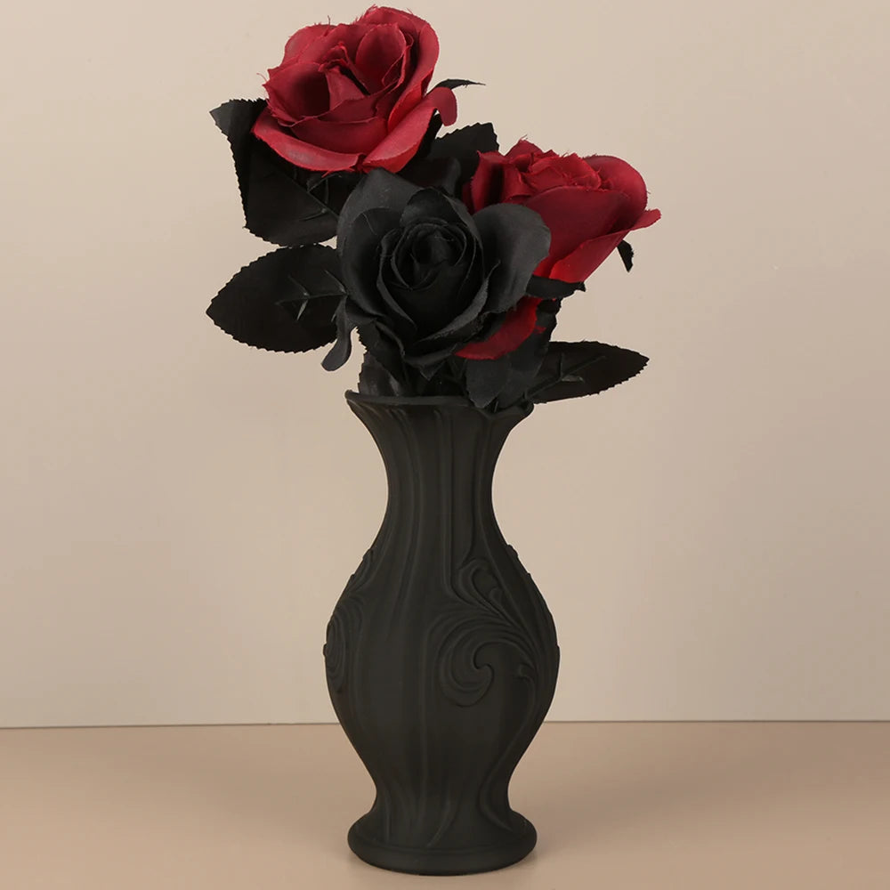 Vase noir baroque, vue de face