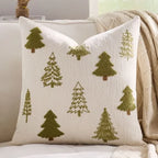 Housse de coussin de Noël écrue brodée de sapins verts