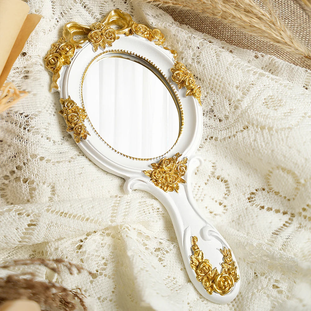 Miroir baroque, détail du cadre