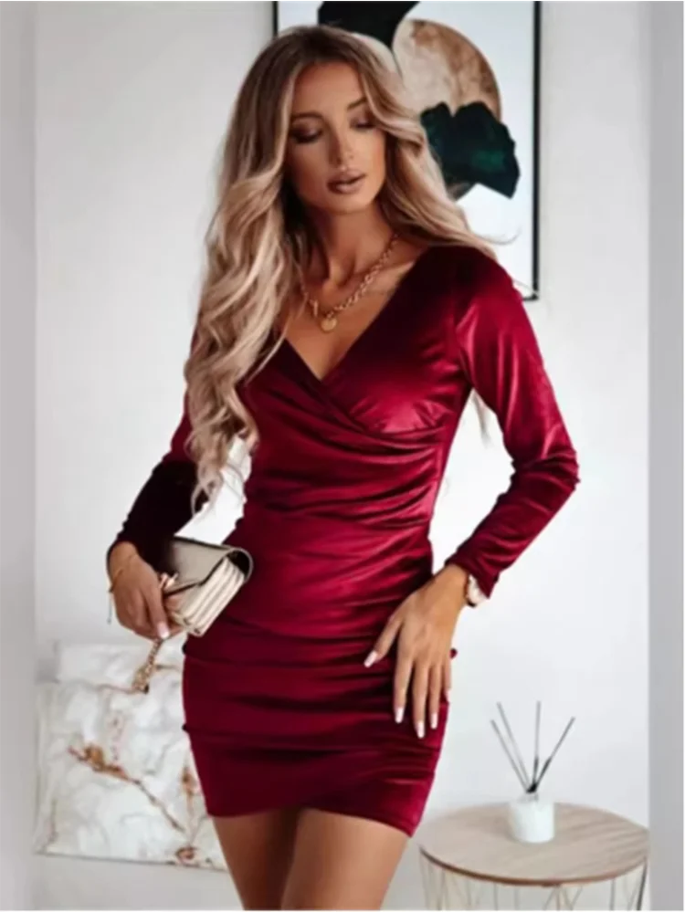 La Robe Drapée en Velours