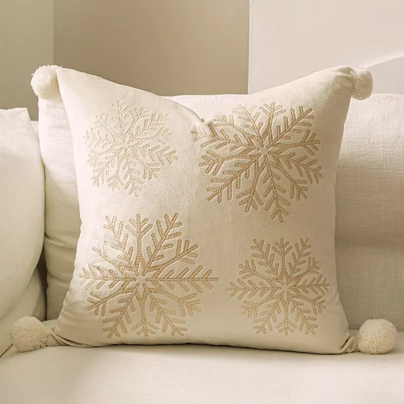 La Housse de Coussin Brodée de Noël
