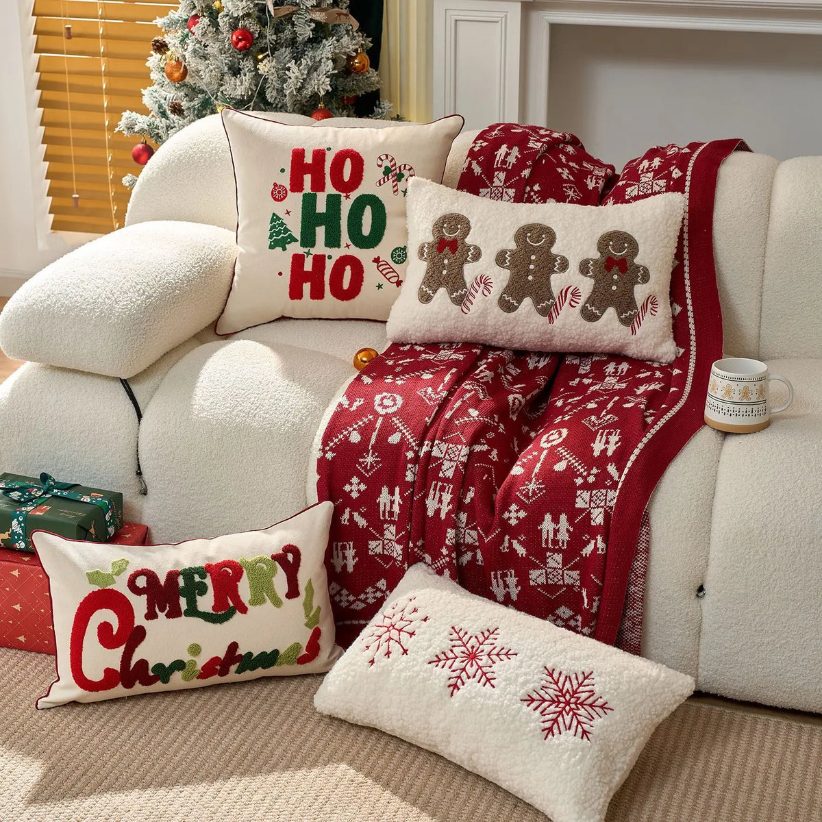 La Housse de Coussin Brodée de Noël